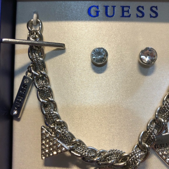 Guess Earrings and Charm Bracelet in original box - Picture 3 of 10